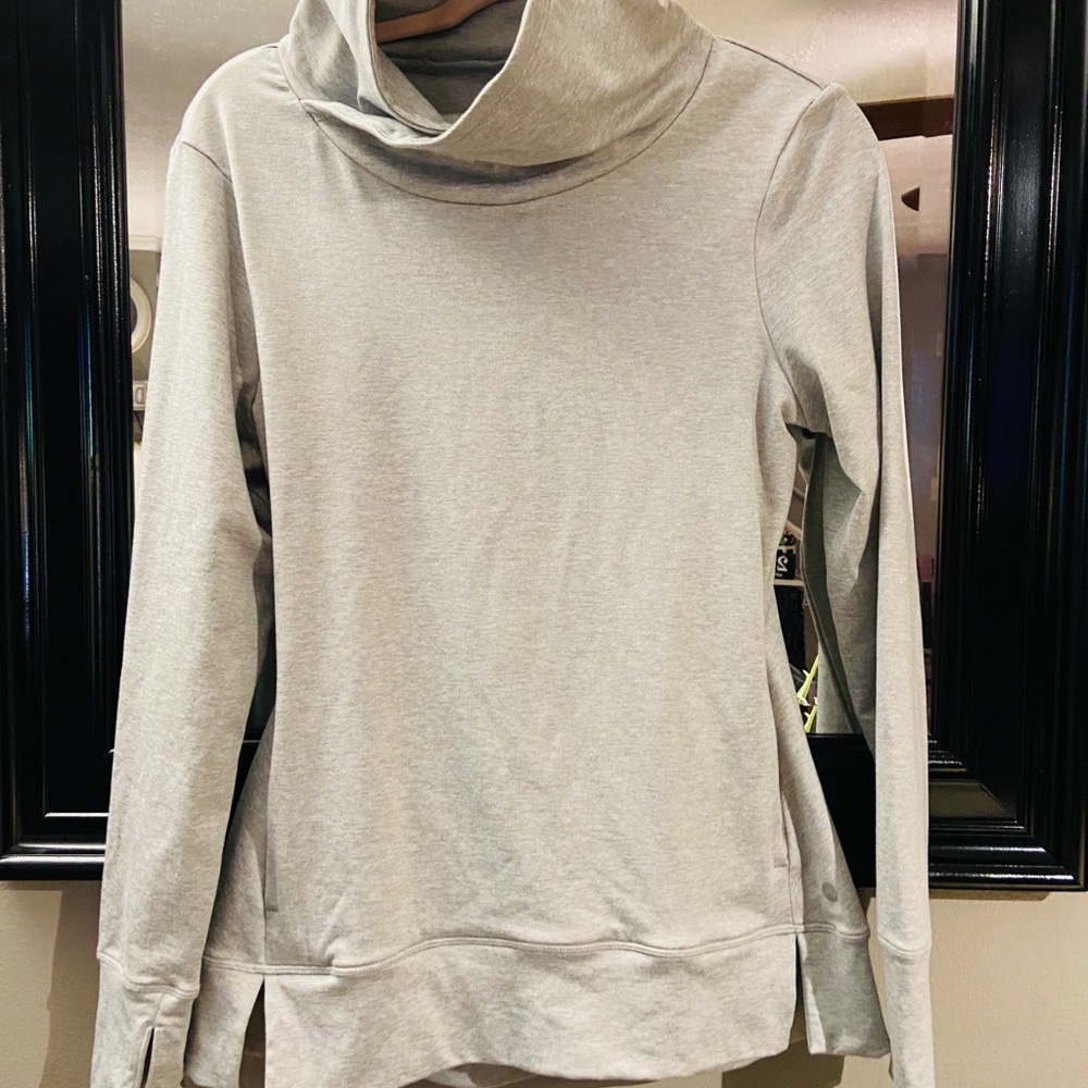 Heather gray workout sweatshirt